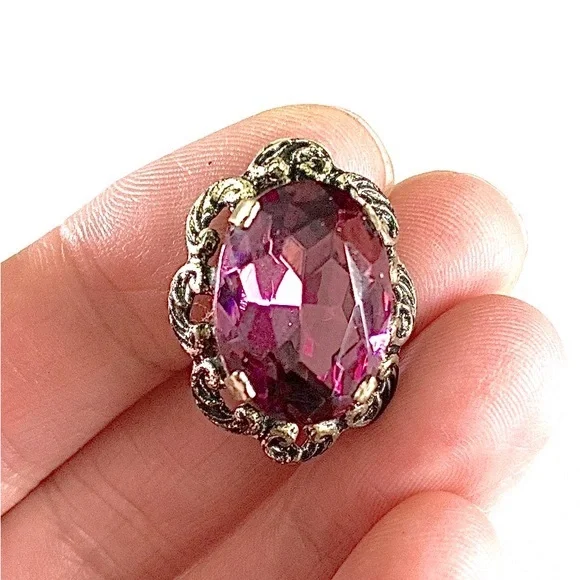 Vintage 60’s purple glass crystal clip on earrings Ornate setting - Picture 3 of 6